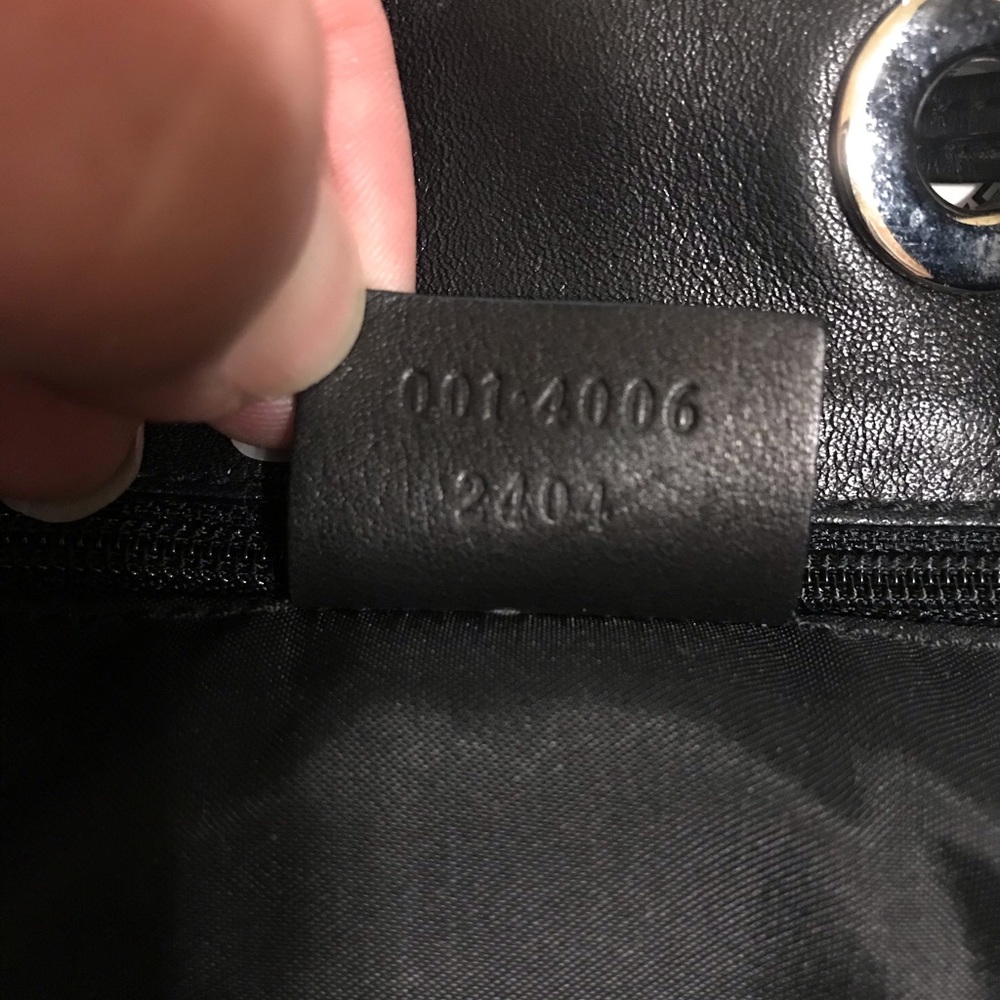 🍾 FIRM XL Gucci Drawstring Bag in Black Leather - Picture 9 of 9